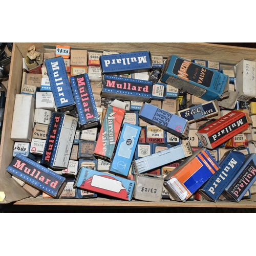 595 - A QUANTITY OF ASSORTED BOXED AND UNBOXED VALVES, assorted sizes, manufacturers to include B.V.A., Mu... 