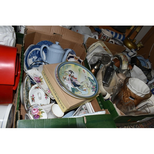 598 - SIX BOXES AND LOOSE ASSORTED CERAMICS ETC, to include a T.G Green rolling pin, Royal Winton desert b... 