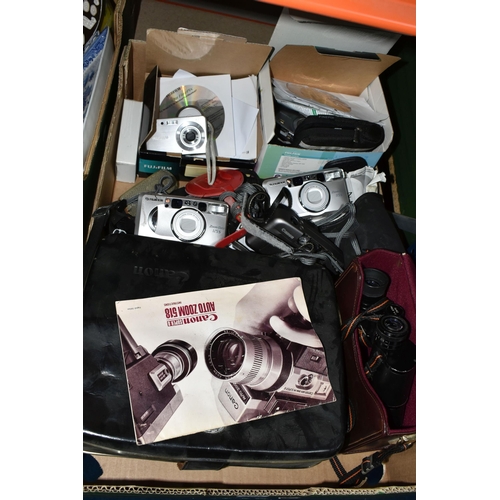 425 - ONE BOX OF CAMERA EQUIPMENT, to include a Canon Super 8 Auto Zoom 518 camera with case, a pair of fi... 