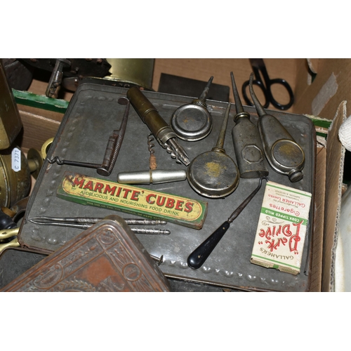 426 - TWO BOXES OF BRASSWARE, to include a large metal State Express Cigarettes box, a WWI Christmas 1914 ... 