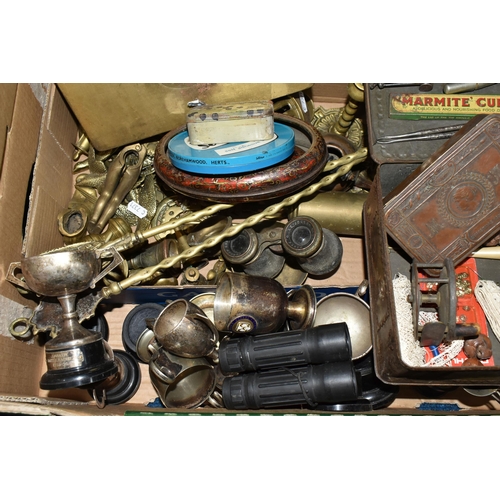 426 - TWO BOXES OF BRASSWARE, to include a large metal State Express Cigarettes box, a WWI Christmas 1914 ... 