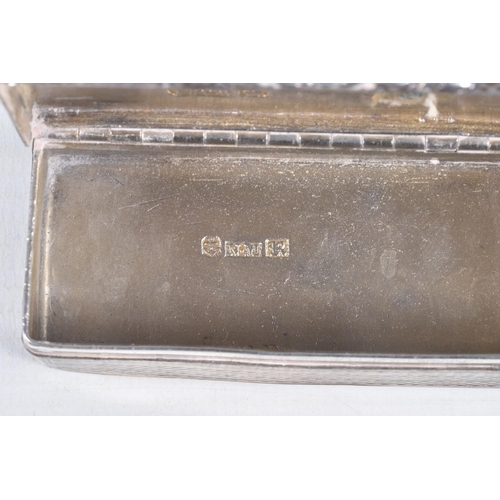 103 - AN EARLY VICTORIAN NATHANIEL MILLS SILVER SNUFF BOX, the rectangular shape with engine turned banded... 