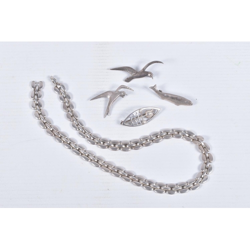 98 - AN ASSORTMENT OF SILVER AND WHITE METAL JEWELLERY, to include a silver bird brooch, hallmarked 'Ola ... 