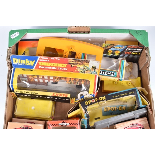 131 - A QUANTITY OF ASSORTED EMPTY DIECAST AND PLASTIC TOY VEHICLE BOXES, Tri-ang, Dinky, Corgi, NZG, Tekn... 