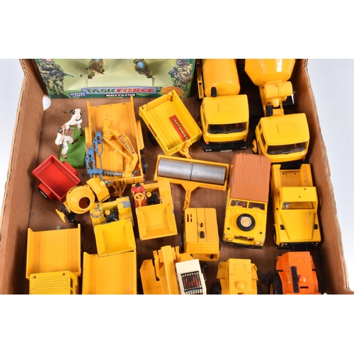 133 - A QUANTITY OF UNBOXED AND ASSORTED BRITAINS AUTOWAY DIECAST AND PLASTIC VEHICLES, to include Iveco C... 