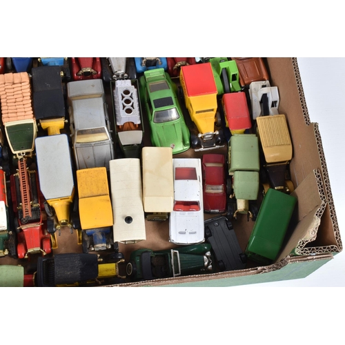 137 - A COLLECTION OF BOXED AND UNBOXED MATCHBOX 'MODELS OF YESTERYEAR' DIECAST VEHICLES, vast majority of... 