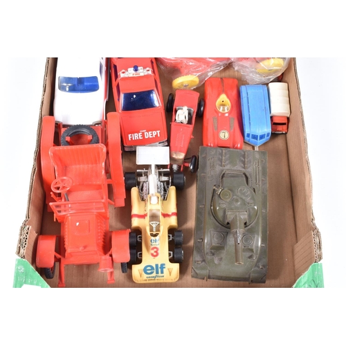 175 - A COLLECTION OF BOXED AND UNBOXED HONG KONG AND OTHER PLASTIC VEHICLES, boxed models include Piko (G... 