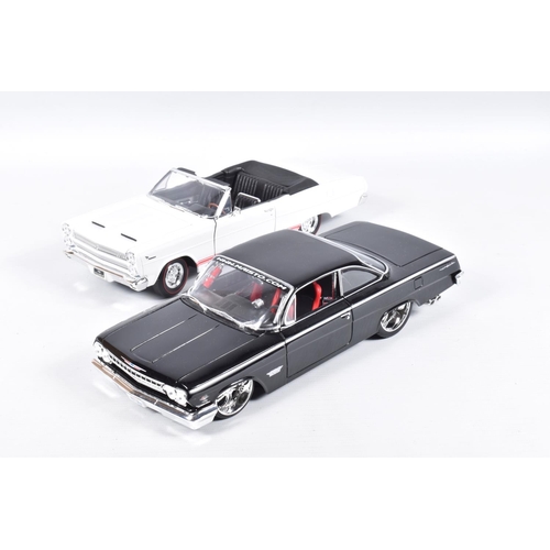 200 - A COLLECTION OF UNBOXED 1/18 SCALE DIECAST AND PLASTIC CAR MODELS, assorted models by Sun Star, Yat ... 