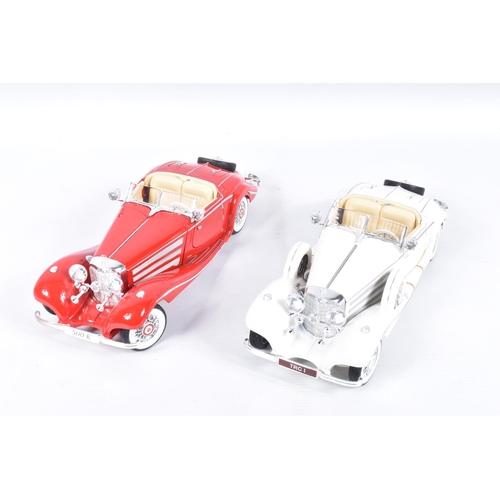 200 - A COLLECTION OF UNBOXED 1/18 SCALE DIECAST AND PLASTIC CAR MODELS, assorted models by Sun Star, Yat ... 