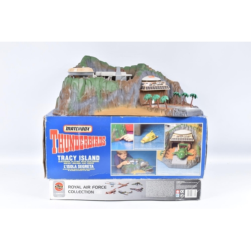 207 - A BOXED MATCHBOX ELECTRONIC THUNDERBIRDS TRACY ISLAND PLAYSET, No.41710.20, not tested appears compl... 