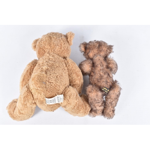 225 - A QUANTITY OF MODERN TEDDY BEARS AND SOFT TOYS, to include the Cotswold Bear Co. and Bedford Bears, ... 