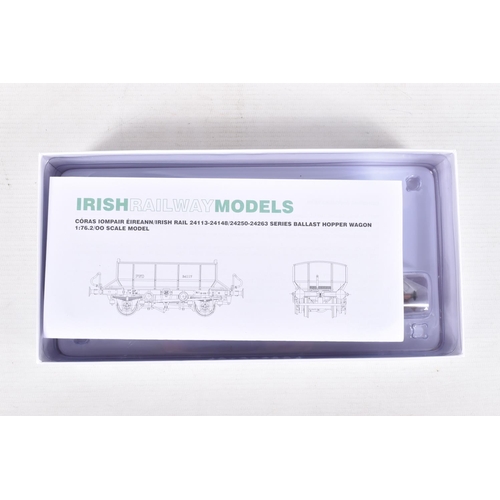 255 - THREE BOXED OO GAUGE IRISH RAILWAY MODELS, to include a Ballast Hopper Wagon, Livery Iarnvod Eireann... 