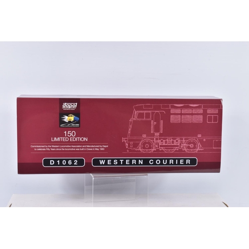 267 - A BOXED OO GAUGE LIMITED EDITION DAPOL CLASS 52, 'Western Courier' D1062, in BR Maroon, Model is num... 