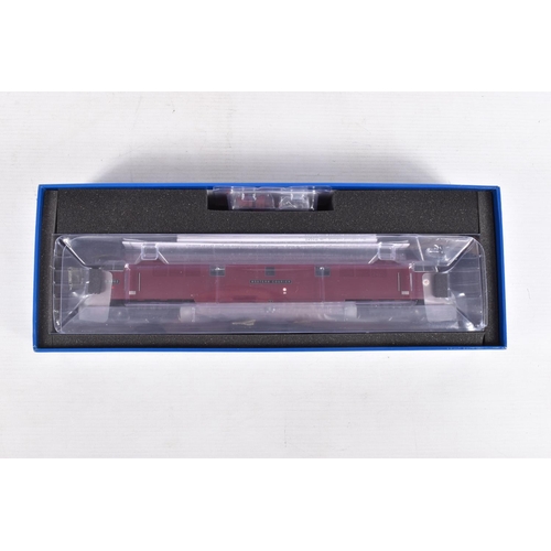 267 - A BOXED OO GAUGE LIMITED EDITION DAPOL CLASS 52, 'Western Courier' D1062, in BR Maroon, Model is num... 