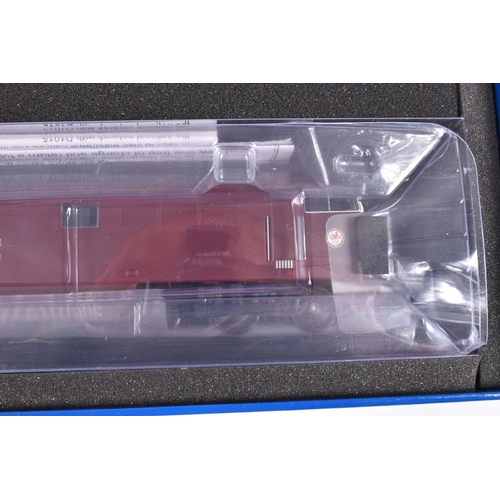 267 - A BOXED OO GAUGE LIMITED EDITION DAPOL CLASS 52, 'Western Courier' D1062, in BR Maroon, Model is num... 