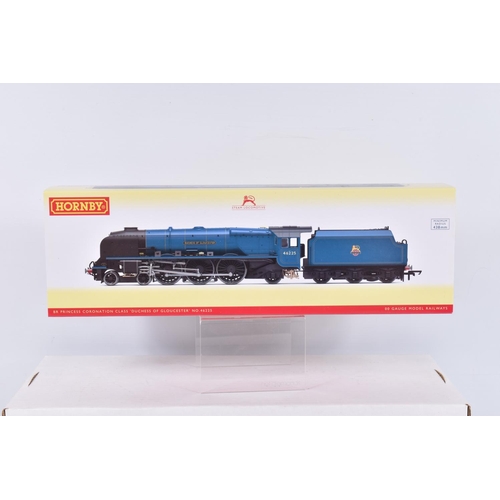 273 - A BOXED OO GAUGE HORNBY  RAILWAY MODEL BR PRINCESS CORONATION CLASS, 4-6-2 no. 46225 'Duchess of Glo... 