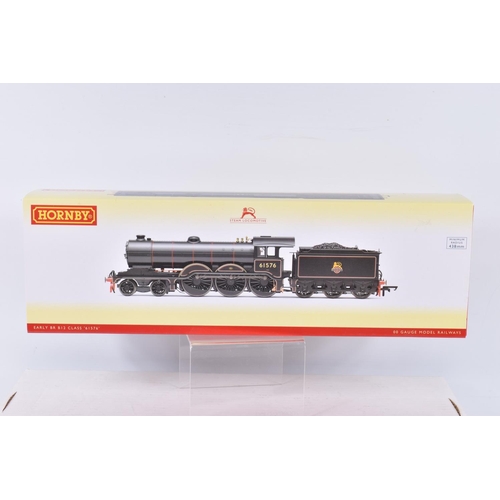 275 - A BOXED OO GAUGE HORNBY RAILWAY  MODEL BR EARLY B12 CLASS LOCOMOTIVE, 4-6-0, no. 61576, in BR Black ... 