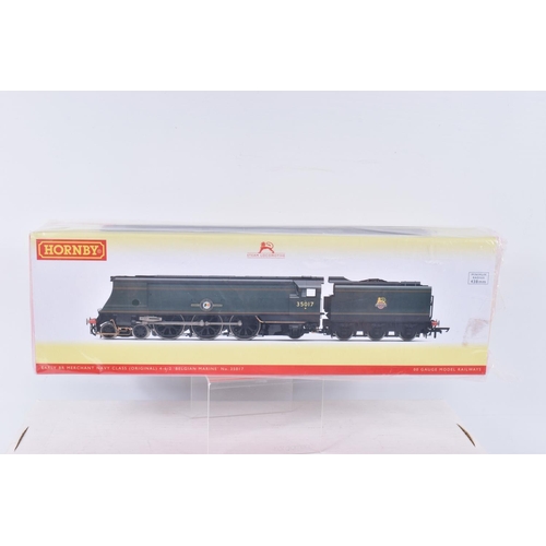 276 - A BOXED OO GAUGE HORNBY  RAILWAY MODEL EARLY BR MERCHANT NAVY CLASS (Original) 4-6-2, no, 35017 'Bel... 