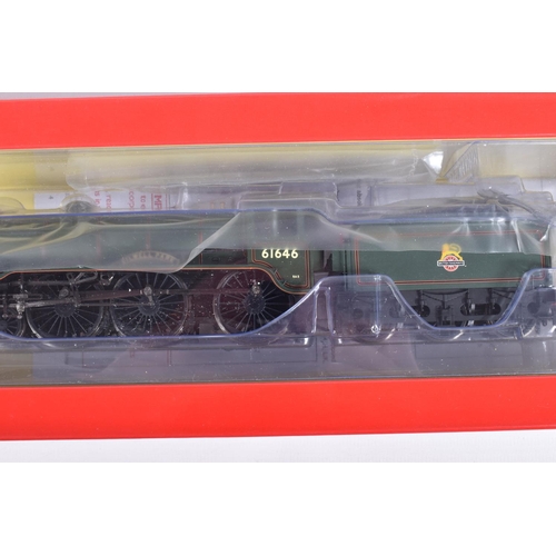 284 - A BOXED OO GAUGE HORNBY RAILWAY MODEL EARLY BR B17-6  4-6-0 CLASS, no. 61646 'Gilwell Park', in BR G... 