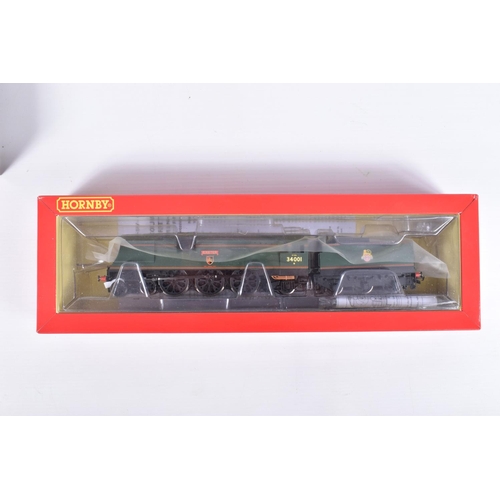 288 - A BOXED OO GAUGE HORNBY RAILWAY MODEL, BR West Country Class 4-6-2 Steam Locomotive,  no. 34001 'Exe... 