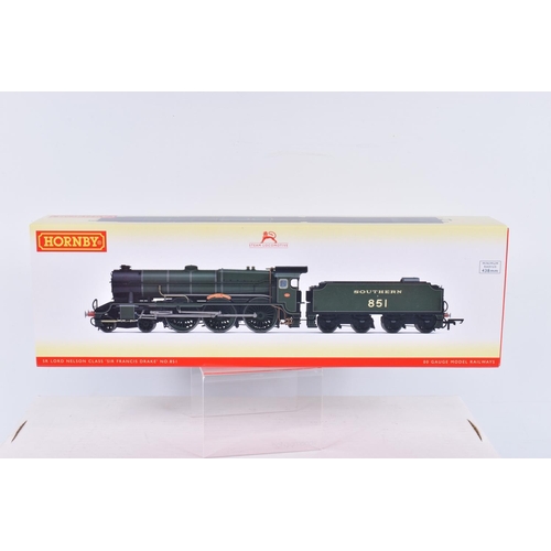 292 - A BOXED OO GAUGE HORNBY RAILWAY MODEL, CLASS LN 'Lord Nelson' 4-6-0, no. 851 'Sir Francis Drake', Li... 