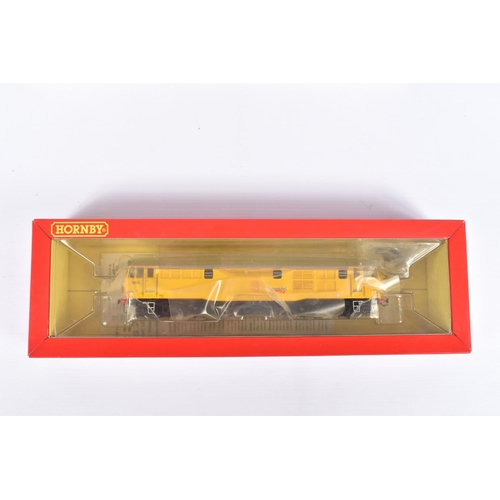 324 - A BOXED OO GAUGE HORNBY MODEL RAILWAY Network Rail Class 31, no. 31285, in Network Rail Livery, item... 