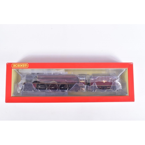 331 - A BOXED OO GAUGE HORNBY MODEL RAILWAY STEAM LOCOMOTIVE, CLASS 8P Princess Royal 4-6-2, no. 46207 ' P... 