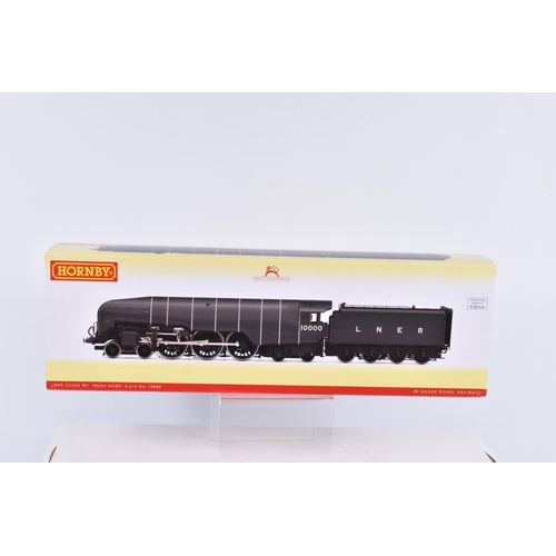 333 - A BOXED OO GAUGE HORNBY MODEL RAILWAY LNER CLASS W1 4-6-4, no. 10000 'Hush-Hush', in LNER Battleship... 