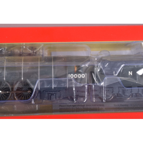 333 - A BOXED OO GAUGE HORNBY MODEL RAILWAY LNER CLASS W1 4-6-4, no. 10000 'Hush-Hush', in LNER Battleship... 