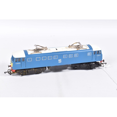 355 - A BOXED TRI-ANG RAILWAYS OO GAUGE  AL1/CLASS 81 LOCOMOTIVE, No.E3001, B.R. electric blue livery, ver... 