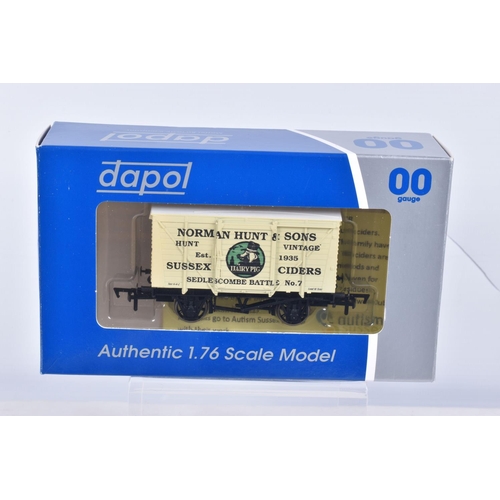 363 - TEN BOXED OO GAUGE DAPOL NORMAN HUNT & SON'S Hornet Dry Sussex Cider No.5, all models have a Limited... 