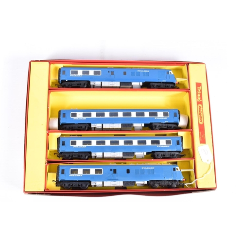 376 - A BOXED TRI-ANG RAILWAYS OO GAUGE THE BLUE PULLMAN SET, No.RS.52, comprising power car No.W60095, du... 