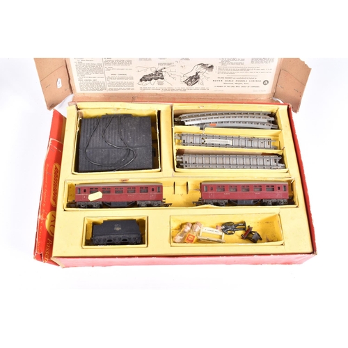 403 - TWO BOXED TRI-ANG RAILWAYS OO GAUGE TRAIN SETS, Passenger Train set, No.RO, comprising Princess clas... 