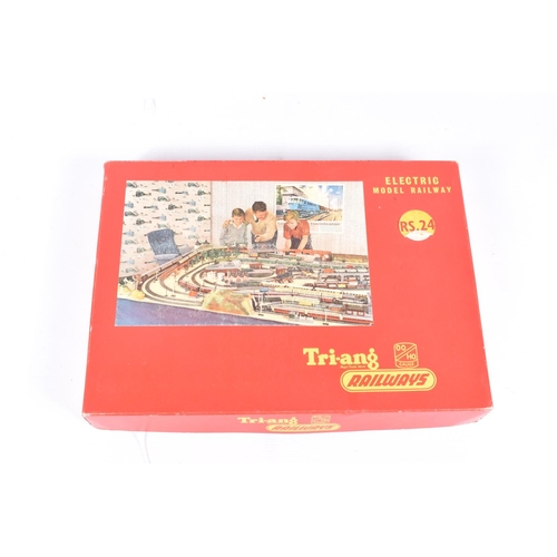 403 - TWO BOXED TRI-ANG RAILWAYS OO GAUGE TRAIN SETS, Passenger Train set, No.RO, comprising Princess clas... 