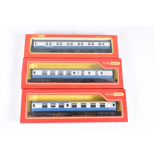 407 - A QUANTITY OF BOXED OO GAUGE MODEL RAILWAY LOCOMOTIVES AND COACHING STOCK, to include Tri-ang Hornby... 