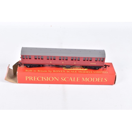 408 - A QUANTITY OF BOXED AND UNBOXED OO GAUGE MODEL RAILWAY ROLLING STOCK, ACCESSORIES AND TRACK ETC., to... 