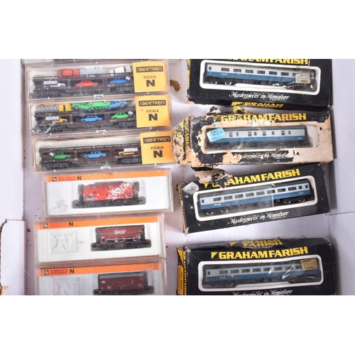 409 - A QUANTITY OF BOXED AND UNBOXED N GAUGE ROLLING STOCK, items by Graham Farish, Arnold, Ibertren, Bac... 