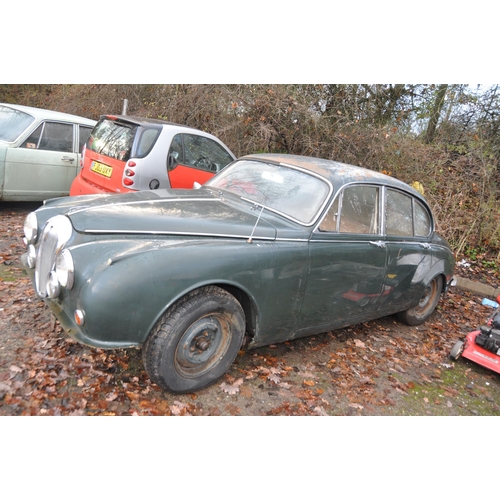 1003 - A 1968 DAIMLER V8 250 SALOON, REGISTRATION NUMBER NHJ 592F, in British racing green, Odometer reads ... 