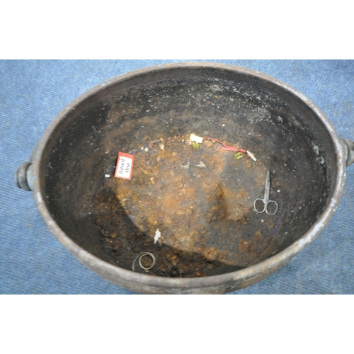 1302 - A CLARK AND CO CAST IRON OVAL GYPSY POT, with a single handle, width 43cm x depth 32cm x height 23cm... 