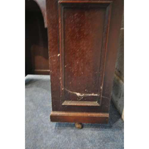 1328 - AN EARLY 20TH CENTURY MAHOGANY MARBLE TOP CORNER WASHSTAND, with tiled raised back and a single cupb... 