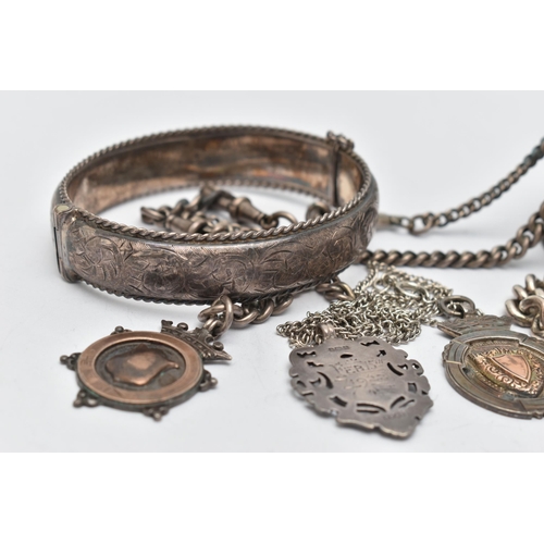 167 - A SMALL ASSORTMENT OF SILVER, to include a silver hinged bangle, a double chain curb link bracelet, ... 