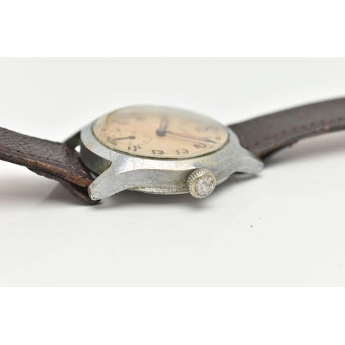 20 - A GENTS MILITARY 'MOERIS' WRISTWATCH, manual wind, round discolored silver dial signed 'Moeris', Ara... 