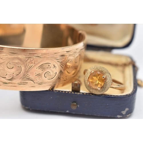 25 - A 9CT GOLD RING AND OTHER JEWELLERY ITEMS, a circular cut citrine, with a gold sandblasted texture s... 