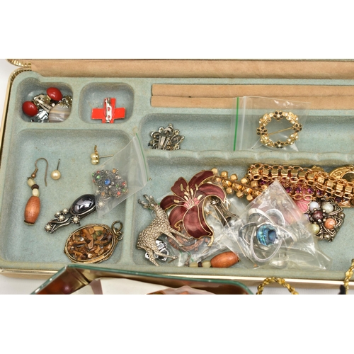 190 - A BOX OF ASSORTED COSTUME JEWELLERY, to include a single 'Pat Cheney' enamel silver earring, hallmar... 