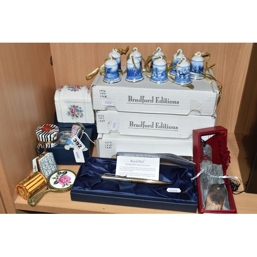 194 - A ROYAL MAIL SILVER PEN AND OTHER ASSORTED ITEMS, a boxed ball point pen, signed 'Royal Mail', hallm... 