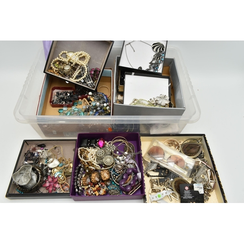 203 - A BOX OF ASSORTED COSTUME JEWELLERY, to include various beaded necklaces, chain necklaces, brooches,... 