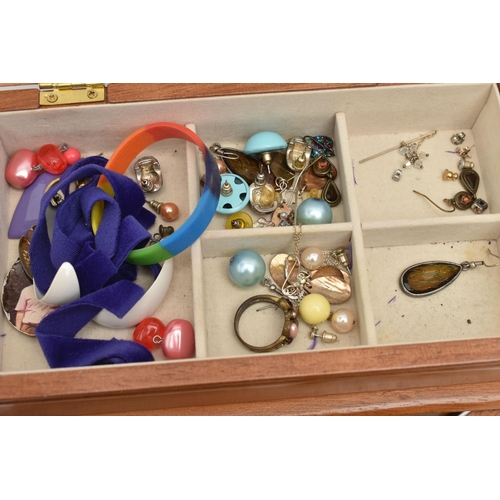 208 - JEWELLERY BOXES, to include a multi storage wooden jewellery box with four draws and a necklace draw... 