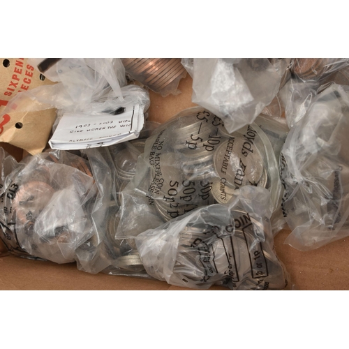 218 - A CARDBOARD BOX CONTAINING MIXED COINS FROM MID TO LATE 20TH CENTURY