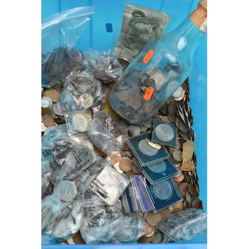 221 - A LARGE PLASTIC BOX CONTAINING MIXED UK PRE 20th Century Coins victoria Crowns, Other silver,Old £1 ... 