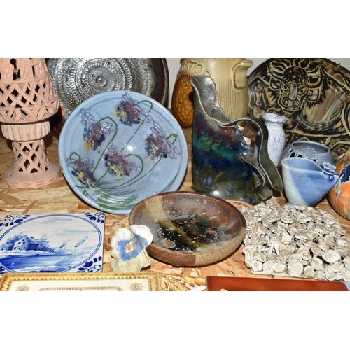 319 - A COLLECTION OF 19TH AND EARLY 20TH CENTURY CERAMIC TILES AND CONTEMPORARY STUDIO POTTERY, comprisin... 